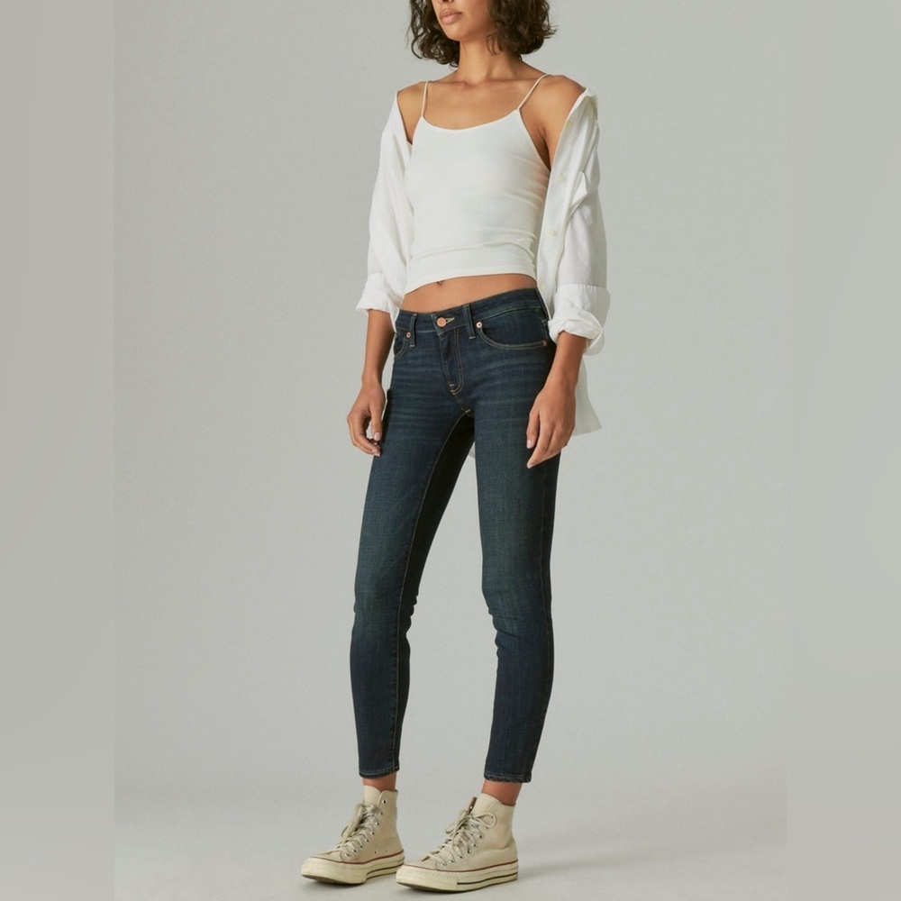 Lolita Low rise Lucky Brand Ankle 
jeans with a skinny leg